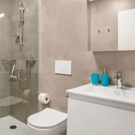 Loctowers A3-6-3 By Interhome לוקרנו